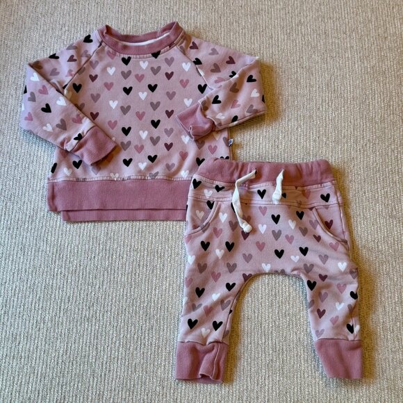 Little Bum Bums Pink Hearts Print Jogger Set Baby 9-12 Months Bums and Roses - Picture 1 of 3